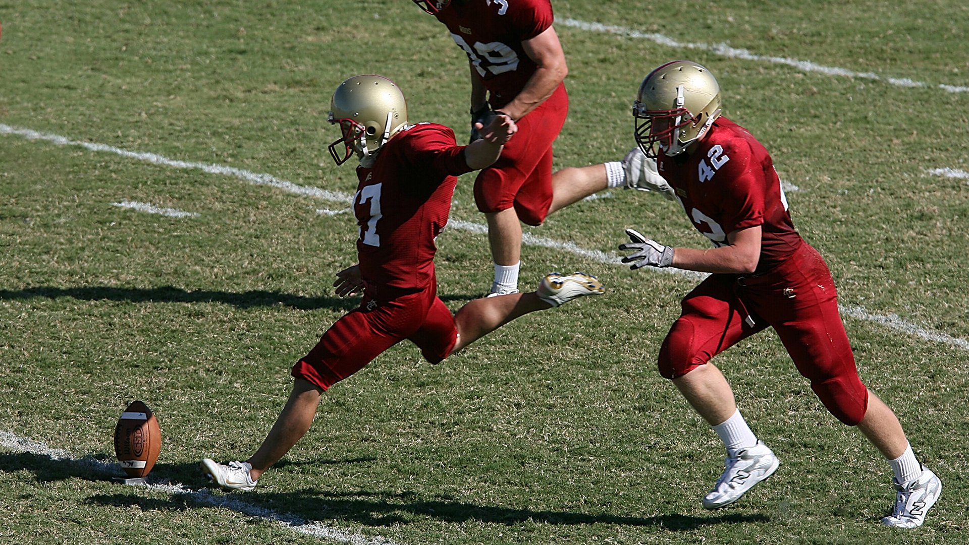 法甲决胜瞬间，球员展示斗志，法甲的比赛